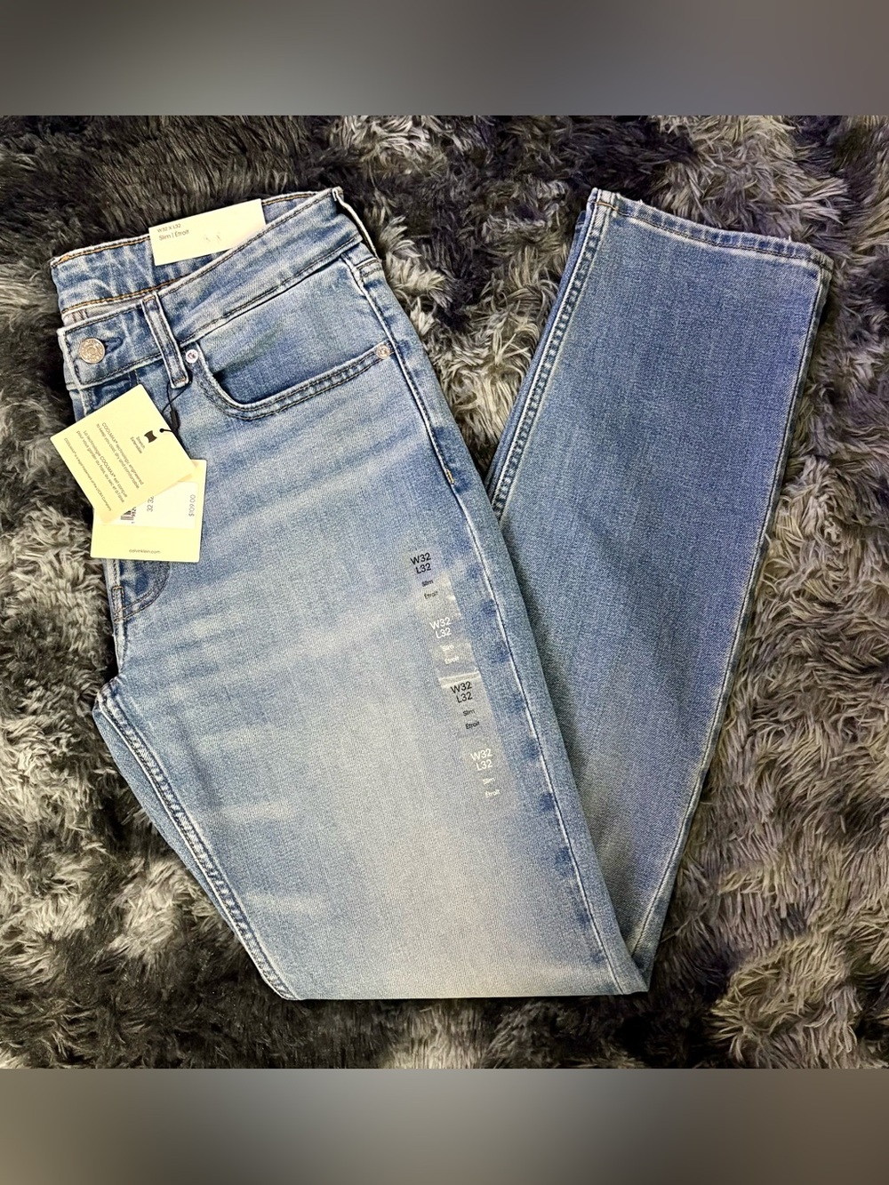 Calvin Klein Jeans. Size 32. NEW